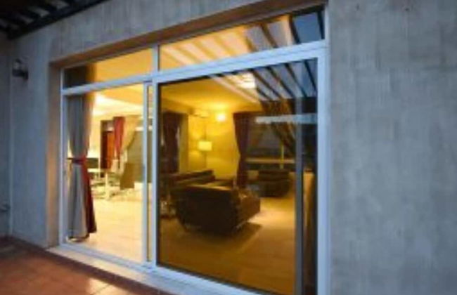 Moyo Close Apartments - Photo 11