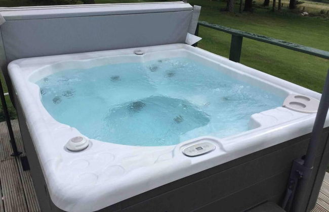 Green Yurt With Hot Tub - Sleeps 3, Parking & Wifi - Foto 16