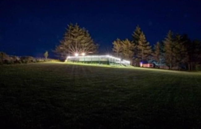 Green Yurt With Hot Tub - Sleeps 3, Parking & Wifi - Foto 38