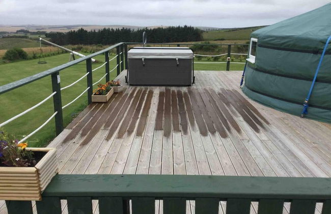 Green Yurt With Hot Tub - Sleeps 3, Parking & Wifi - Foto 8