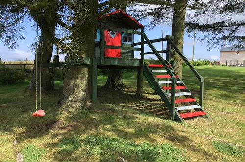 Photo 19 - Green Yurt With Hot Tub - Sleeps 3, Parking & Wifi