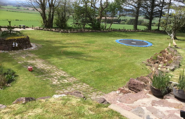 Green Yurt With Hot Tub - Sleeps 3, Parking & Wifi - Foto 26