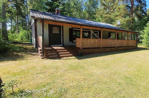 Photo 1 - Well-equipped Beachside Cottage