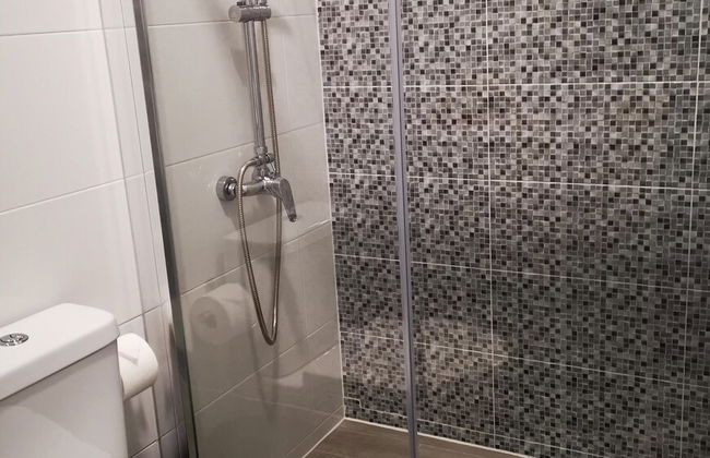 "room in Guest Room - Hostel Próximo A Praia P/ Surf Na Caparica" - Foto 5