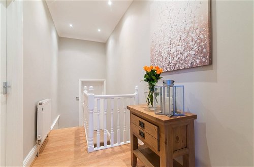 Photo 30 - Modern Living 2 Bedroom Apartment South Wilmslow