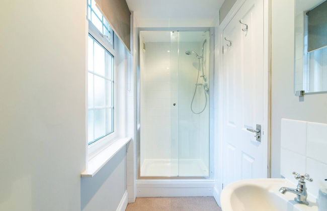 Modern Living 2 Bedroom Apartment South Wilmslow - Foto 16