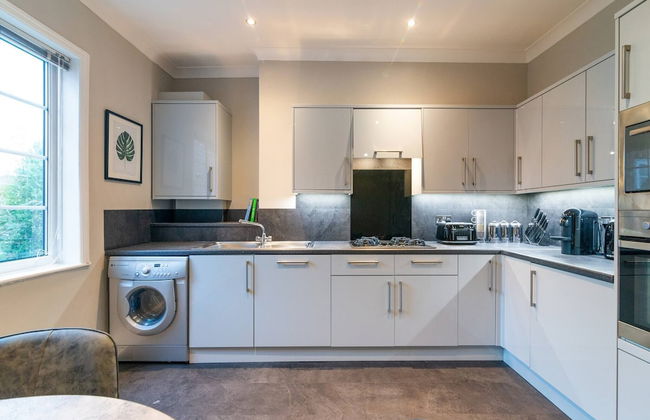 Modern Living 2 Bedroom Apartment South Wilmslow - Foto 26