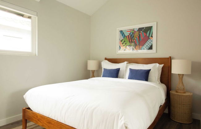 Hamilton I & II by Avantstay Modern 6 BDR w/ Spa & Rooftop Patio - Photo 34