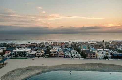 Photo 20 - Bay View I by Avantstay Stylish Mission Beach Home on the Sand