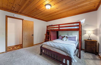 Foto 3 - Whiskey Springs by Avantstay Classic Cabin Near Tahoe Donner Ski Area