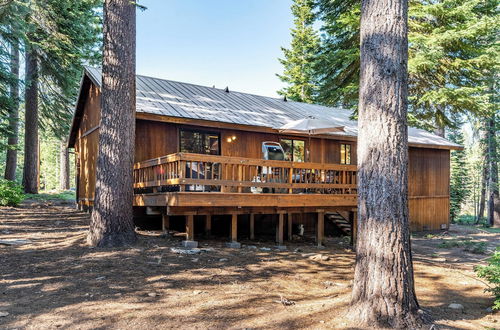 Photo 32 - Whiskey Springs by Avantstay Classic Cabin Near Tahoe Donner Ski Area