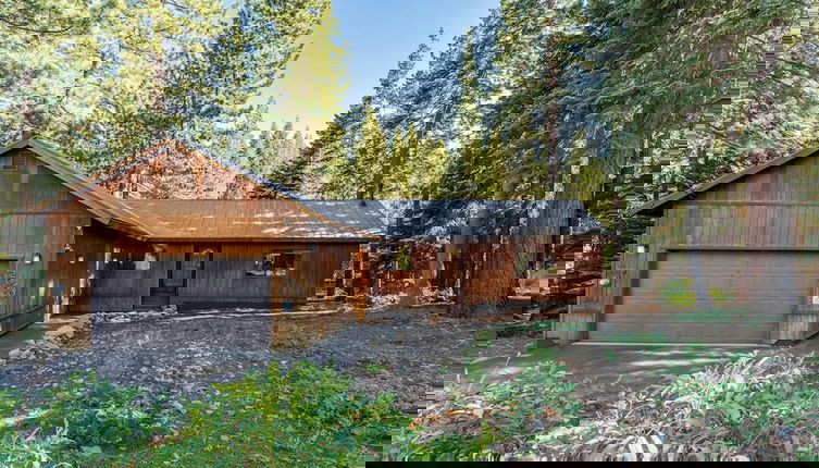 Photo 1 - Whiskey Springs by Avantstay Classic Cabin Near Tahoe Donner Ski Area!