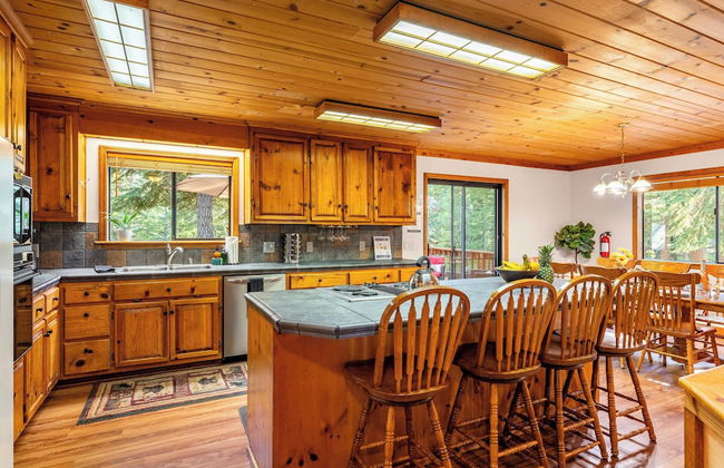 Whiskey Springs by Avantstay Classic Cabin Near Tahoe Donner Ski Area! - Foto 10