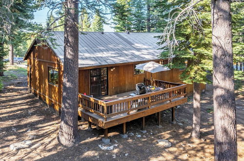 Photo 36 - Whiskey Springs by Avantstay Classic Cabin Near Tahoe Donner Ski Area