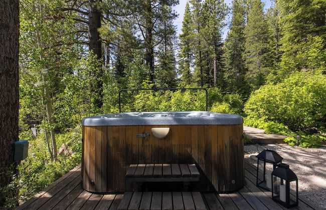Everett by Avantstay 5mins to Palisades Tahoe! w/ HOT TUB - Foto 3