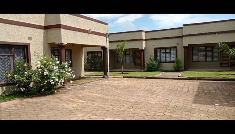 Photo 1 - Fully Furnished Apartment With 3 Bedrooms in Chililabombwe