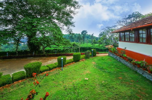 Photo 8 - Deluxe Double Room In British Bungalow