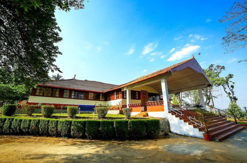 Photo 7 - Deluxe Double Room In British Bungalow