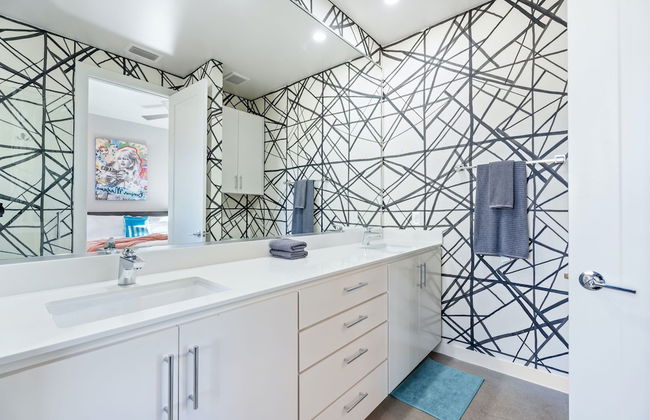 Trendy 3 Bedroom in South Austin! - Photo 32