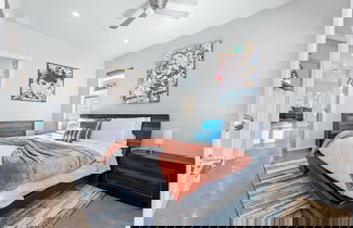 Foto 3 - Trendy 3 Bedroom in South Austin!