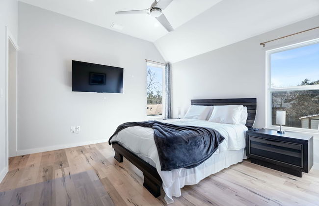 Trendy 3 Bedroom in South Austin! - Photo 6