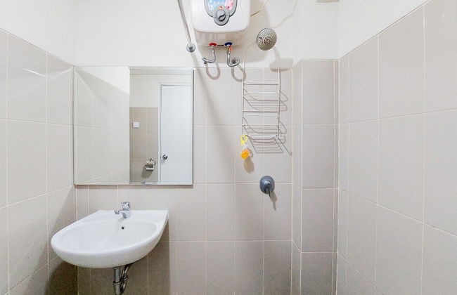Comfort And Modern Look 2Br Bintaro Plaza Residence Altiz Tower Apartment - Photo 14
