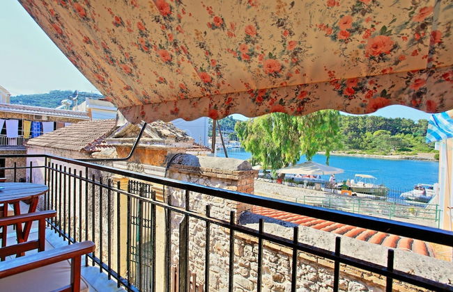 Nina Gaios Waterfront Apartment - Foto 1