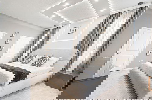 Foto 3 - Elegant Resort Home With Loft, Private Pool & Spa