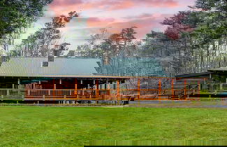 Foto 1 - Twin Creeks Lodge by Avantstay 33 Acre Retreat