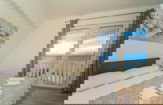 Photo 3 - Beachfront Holiday Home