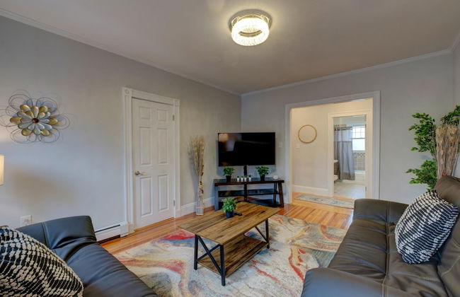 Spacious 2bd 1ba Free Parking 3D Tour - Photo 4