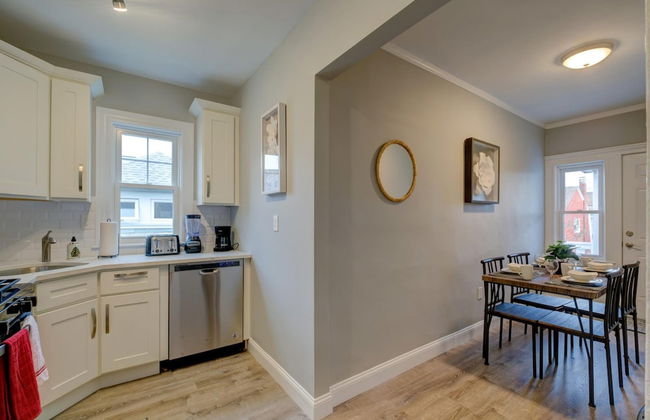 Spacious 2bd 1ba Free Parking 3D Tour - Photo 13