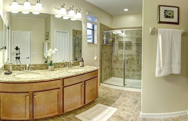 Cozy Pool 4 Bed Home With Spa 4 Bedroom Home by RedAwning - Foto 8