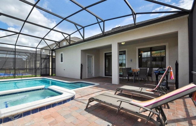 Cozy Pool 4 Bed Home With Spa 4 Bedroom Home by RedAwning - Foto 11