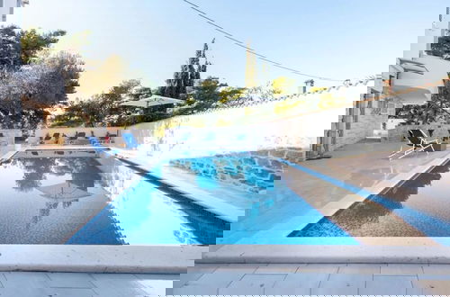 Foto 22 - Lili-with Pool Near the sea - H
