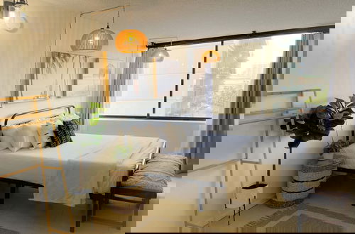 Foto 3 - Modern Surf Chic Studio Condo by RedAwning