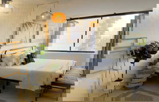 Foto 3 - Modern Surf Chic Studio Condo by RedAwning