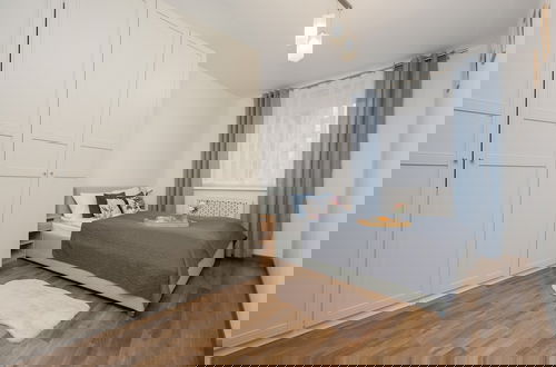 Foto 3 - Beige and Blue Apartment by Renters