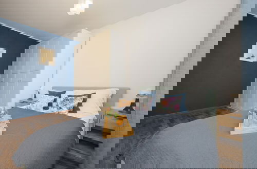 Foto 4 - Beige and Blue Apartment by Renters