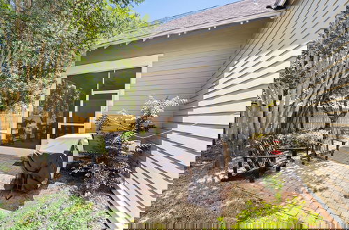 Photo 66 - 2465 Bungalo 4 Bedroom Home by RedAwning