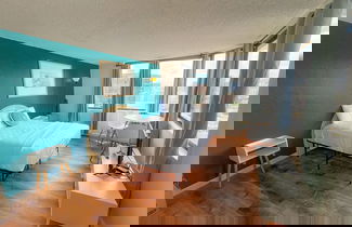 Foto 1 - Marvelous Mountain View Studio Condo by RedAwning