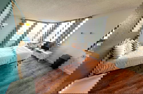 Foto 2 - Marvelous Mountain View Studio Condo by RedAwning