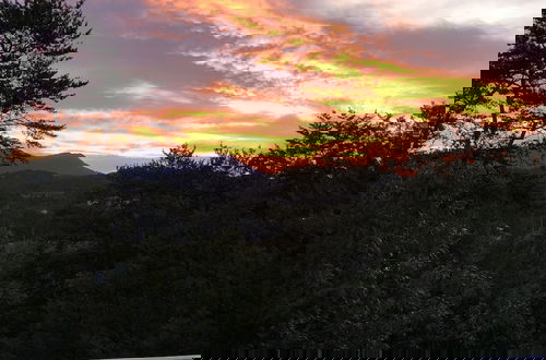 Foto 35 - Amazing Sunsets 3 Bedroom Home by RedAwning