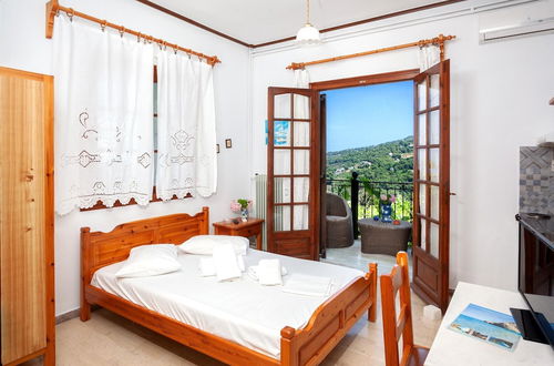 Photo 11 - Paradeisos Double Room With Balcony 2