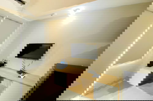 Foto 5 - Homey and Well Furnished Studio LRT City Jatibening Apartment