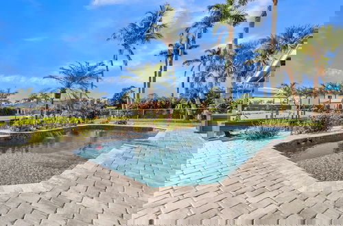 Foto 14 - Awesome Location with Dock, Pool, Bicycles & Kayaks by RedAwning