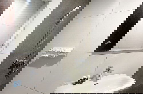 Foto 11 - Modern Look And Comfy Studio At Pollux Chadstone Apartment