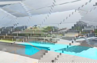 Foto 1 - Peaceful Waterfront Pool Home 3 Bedroom Home by RedAwning