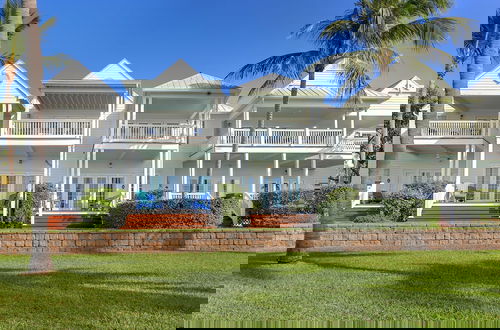 Foto 46 - Waterfront Luxury Villa With Sunset Views And Boat Slip 3 Bedroom Townhouse by RedAwning
