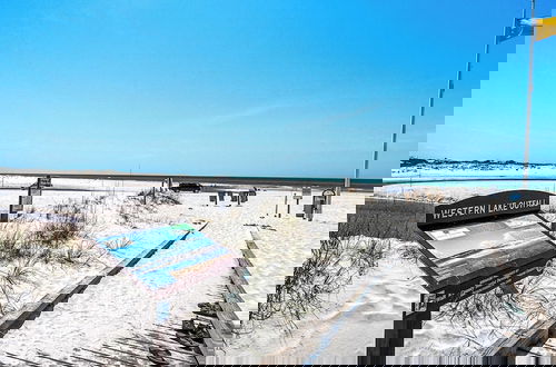 Foto 47 - Private Pool in Grayton & Feet to the Beach; Next Door to Chiringo & Red Bar